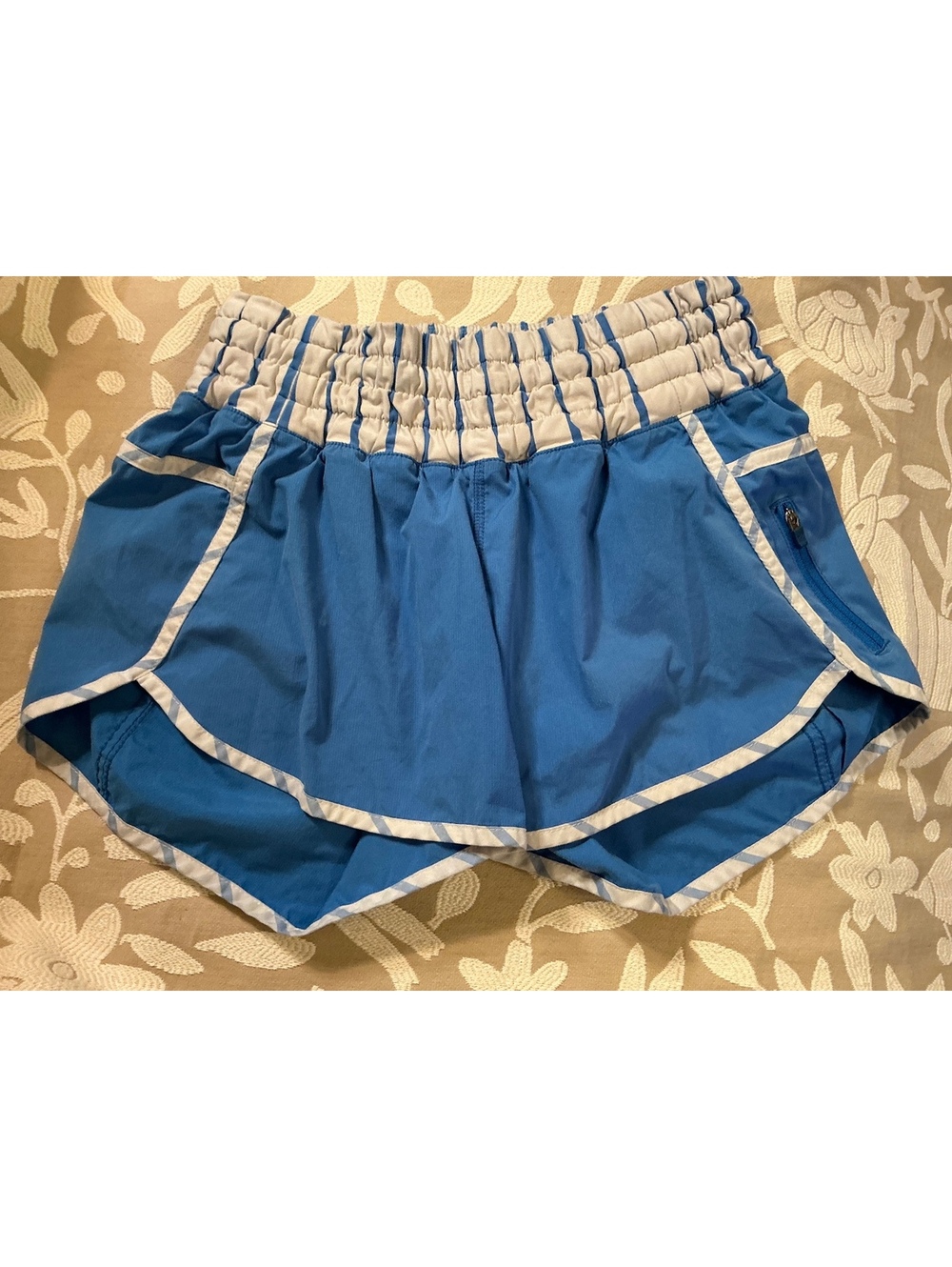 Lululemon Women’s Track Attack Shorts Sz 4